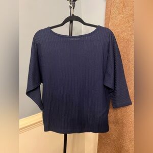 Retrology medium Navy Blue Women's Top button back detail